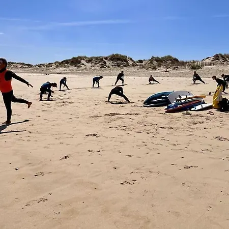 Da Silva Surfcamp- 3 Bettzimmer Mit Fruehstueck * Lourinha (Lisbon)