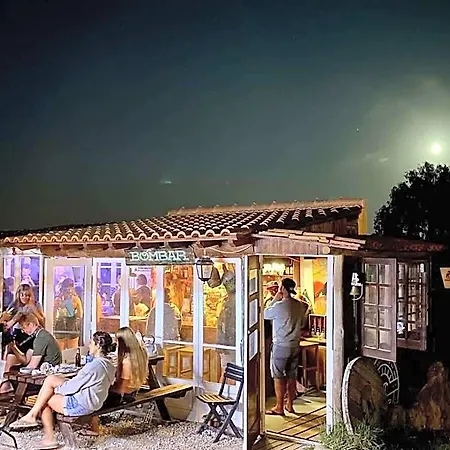 Alojamento de Acomodação e Pequeno-almoço Da Silva Surfcamp- 3 Bettzimmer Mit Fruehstueck