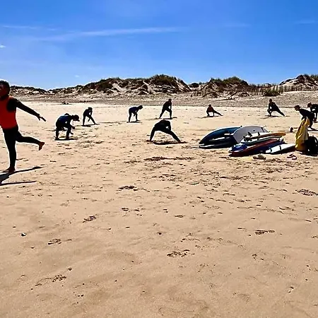 Alojamento de Acomodação e Pequeno-almoço Da Silva Surfcamp- 3 Bettzimmer Mit Fruehstueck